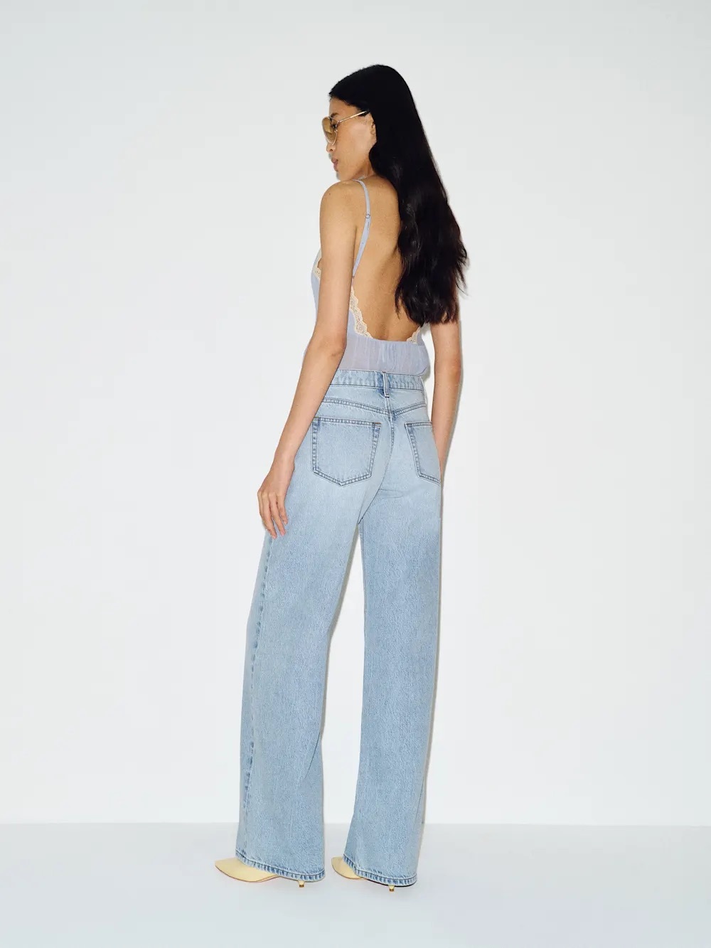 Reformation Light Wash low-Rise- Women - Picture 3 of 3